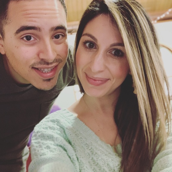 Meet your Posher, Nicole - Picture 1 of 1